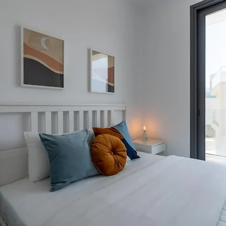 Flora's 3-bedroom Retreat With Private Pool *