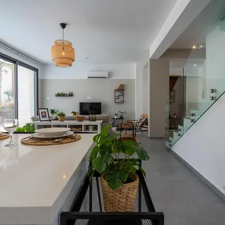 Villa Flora's 3-bedroom Retreat With Private Pool