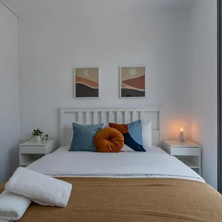 Flora's 3-bedroom Retreat With Private Pool Villa *