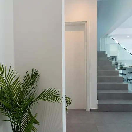 Villa Flora's 3-bedroom Retreat With Private Pool